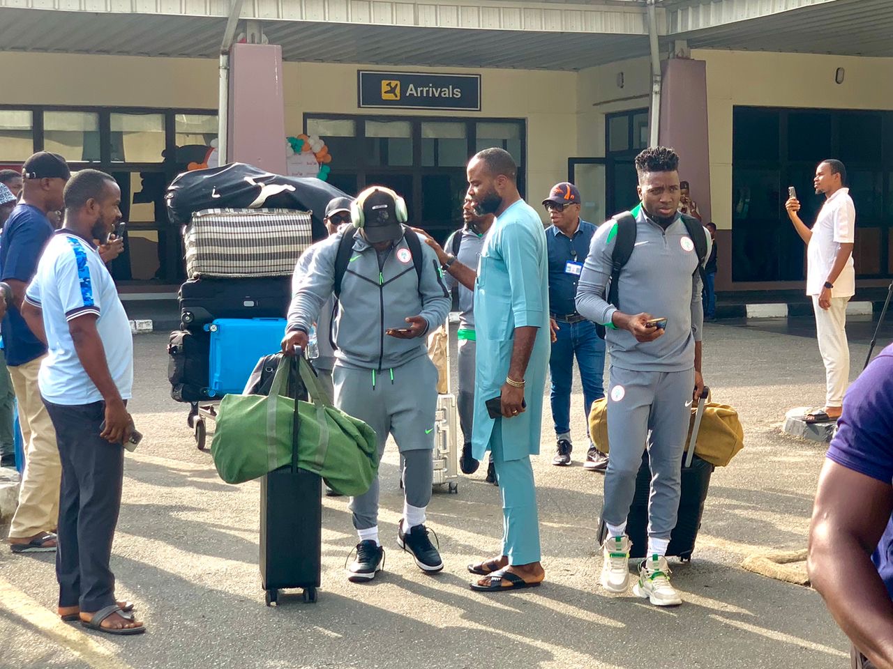 Super Eagles Land in Uyo, to Train Sunday Evening Ahead of Tuesday’s World Cup Qualifier Against Benin 