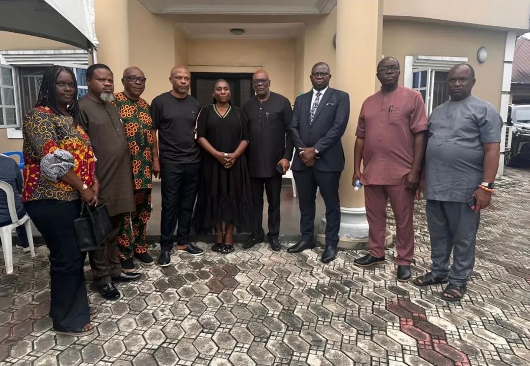 Arise TV management pay condolence visit to late Sommie Maduagwu’s family (photos)