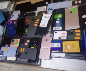 Lagos police recovers 75 mobile phones and 5 laptops abandoned by fleeing suspects during routine patrol in Ikeja