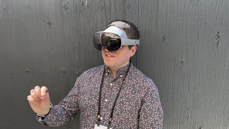 The first Android apps for the Samsung Galaxy XR headset are already showing up