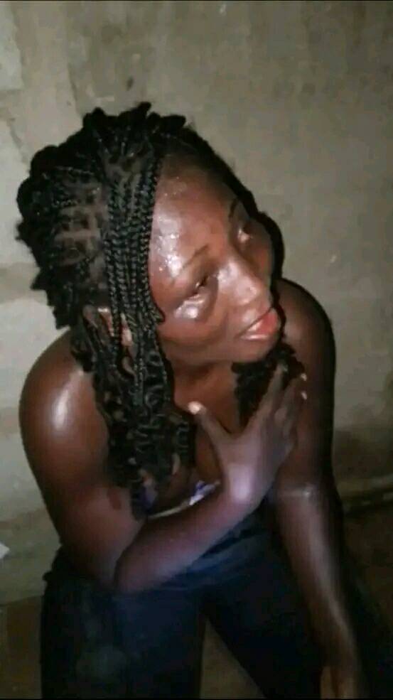 Angry mob b3ats young woman accused of stealing 2-year-old child in FCT