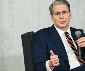 US finalizes $20 bn economic lifeline for Argentina, buys pesos