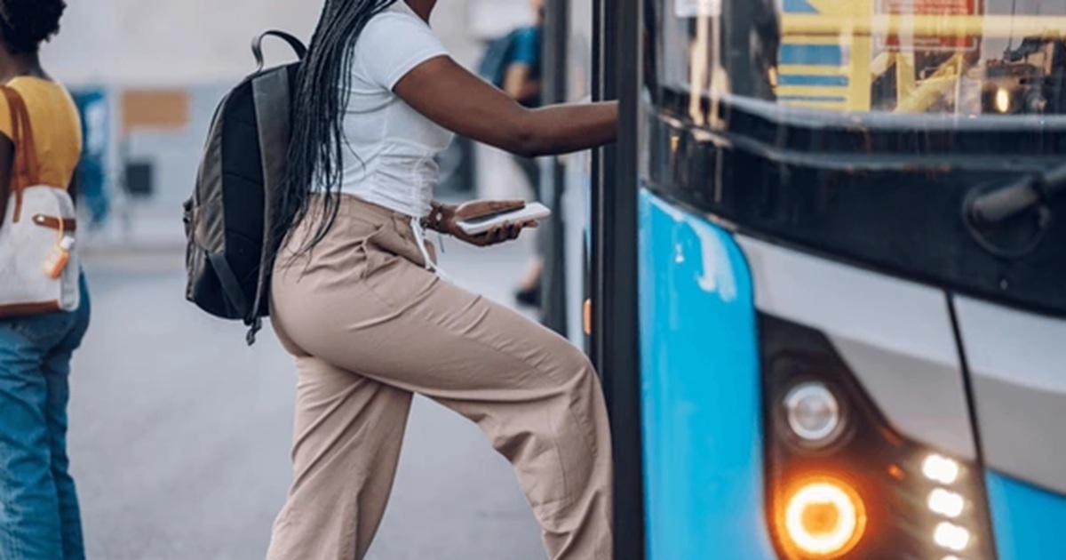 Lady shares shocking encounter with 7-year-old boy on a bus