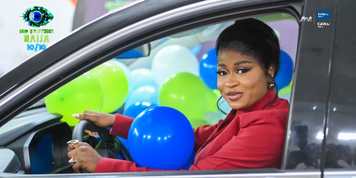 Tears of Joy as Bbnaija S10 Winner Imisi Receives ₦80M Cheque & Brand New Car