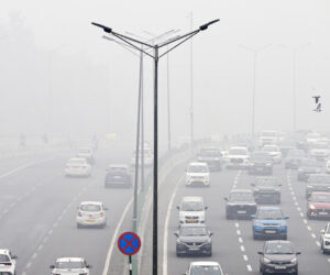 Toxic haze chokes Indian capital