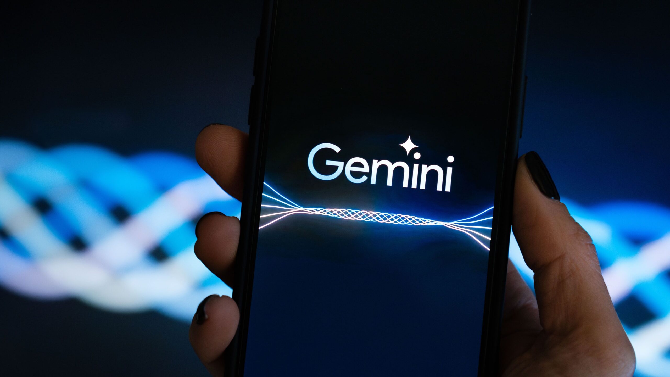 Android Phones are Getting a One-tap Gemini Summary Button