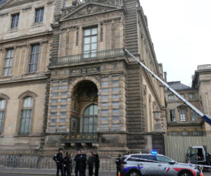 Louvre Museum heist: Thieves steal $102m worth of jewels in Paris