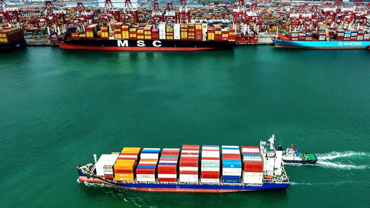 China accuses US of ‘double standards’ over new tariffs threat