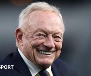 NFL: Dallas Cowboys owner Jones fined $250,000 for ‘obscene gesture’