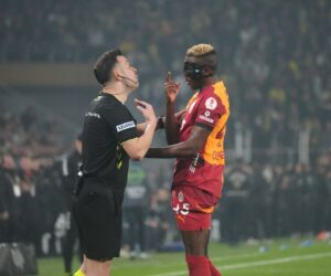 Former England forward apologizes to Osimhen for harsh comments over Galatasaray transfer