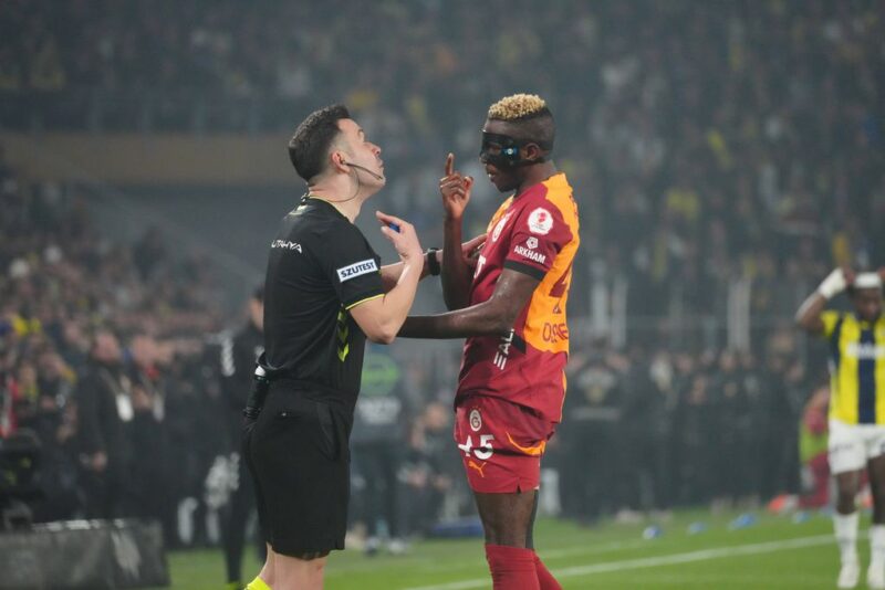 Former England forward apologizes to Osimhen for harsh comments over Galatasaray transfer