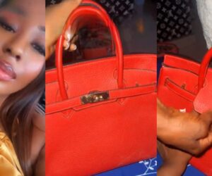 “My mom no small at all” – Lady sh0cked at the unbelievable price her mum paid for a Birkin bag (VIDEO)