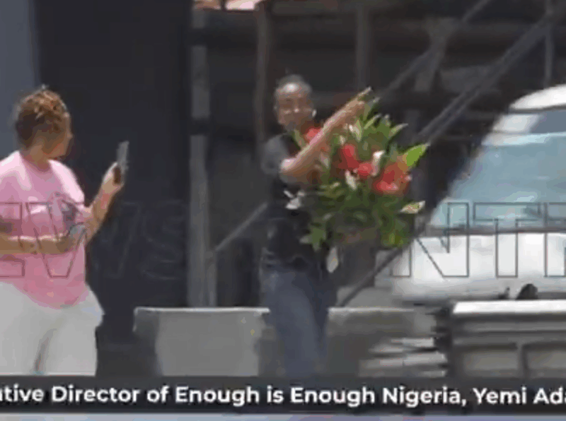 #EndSARS memorial: Security officers harass activist at Lekki Toll Gate (VIDEO)