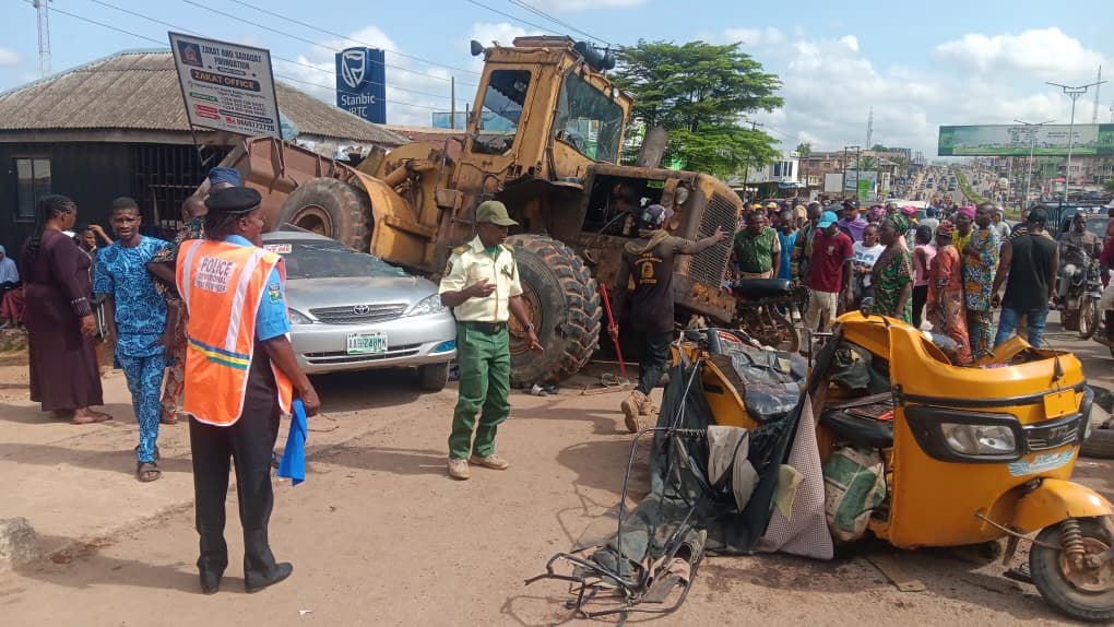 Pregnant woman d!es, others injured in Ogun crash