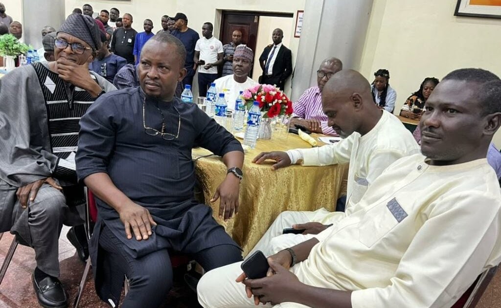 Cross River north PDP bigwigs set to join APC