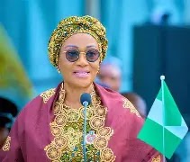 ‘Stop badmouthing your nation’, Remi Tinubu to Nigerians