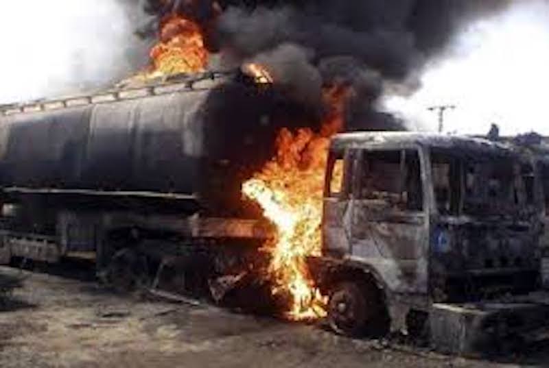 Tanker fire claims lives, destroys vehicles on Abeokuta–Sagamu Expressway