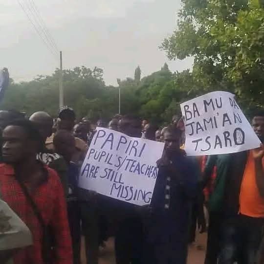 BREAKING: Parents of Kidnapped St. Mary’s Catholic School Pupils In Niger State Stage Protest, Register Missing Children
