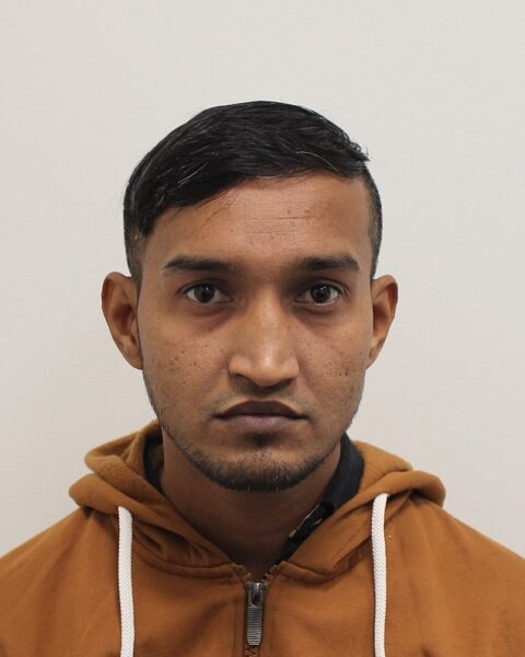 Married man who sÂ£xually assaulted 12-year-old girl on British Airways flight and claimed he had mistaken her for his wife is j@iled