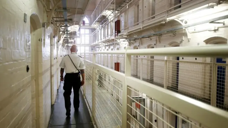 Prisoners on The Run After About 100 Prisoners Were Released by Mistake From UK Prison