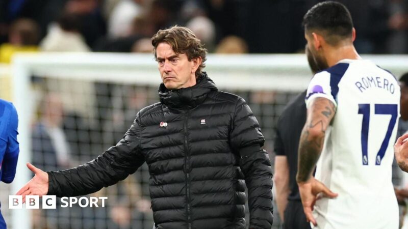 Tottenham lose to Chelsea: Fans booing and players snubbing manager Thomas Frank