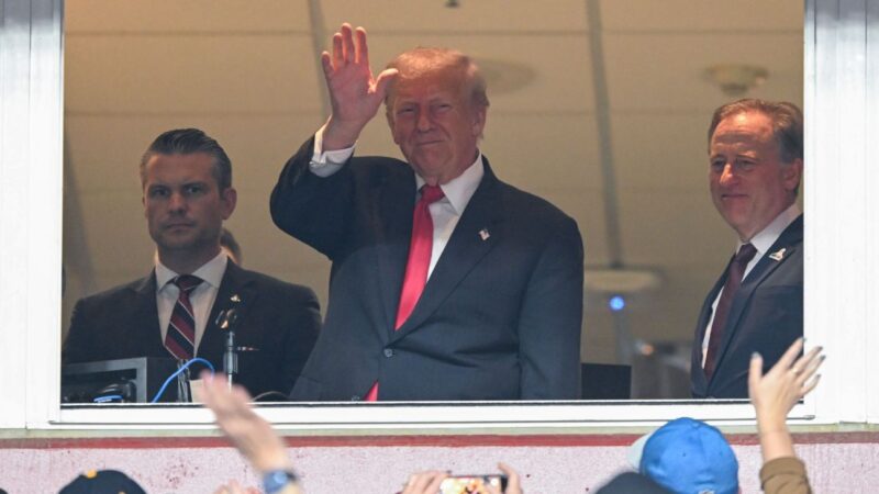 Trump 1st sitting president to attend regular-season NFL game since Carter