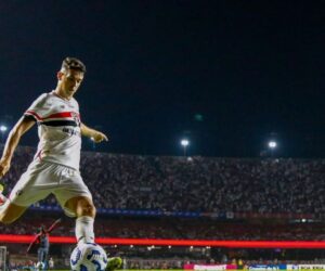 Ex-Chelsea midfielder Oscar in hospital after abnormal fitness test