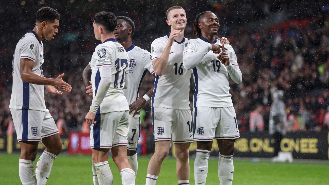 LIVE: England look to close out qualification with perfect record