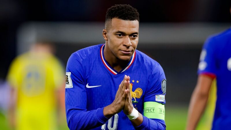 Mbappé too focused on another World Cup to dwell on 400 goals