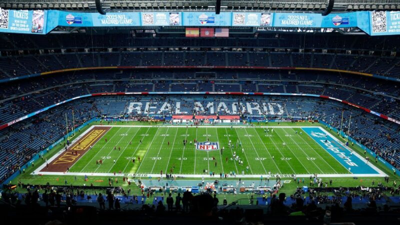 Follow live: Commanders, Dolphins face off in Madrid