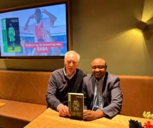 Van Gaal, Bonfrere Jo Lead Support