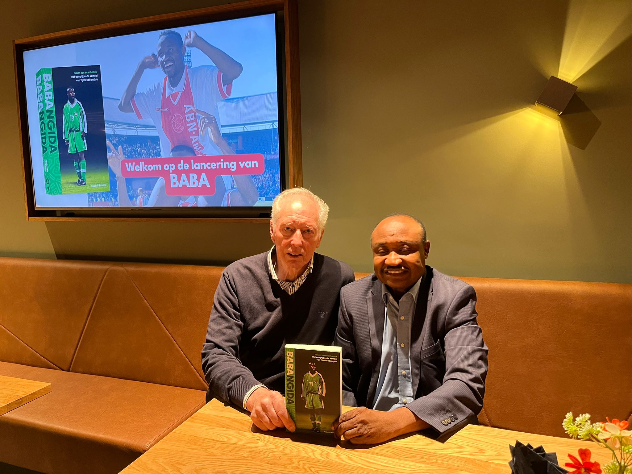 Van Gaal, Bonfrere Jo Lead Support