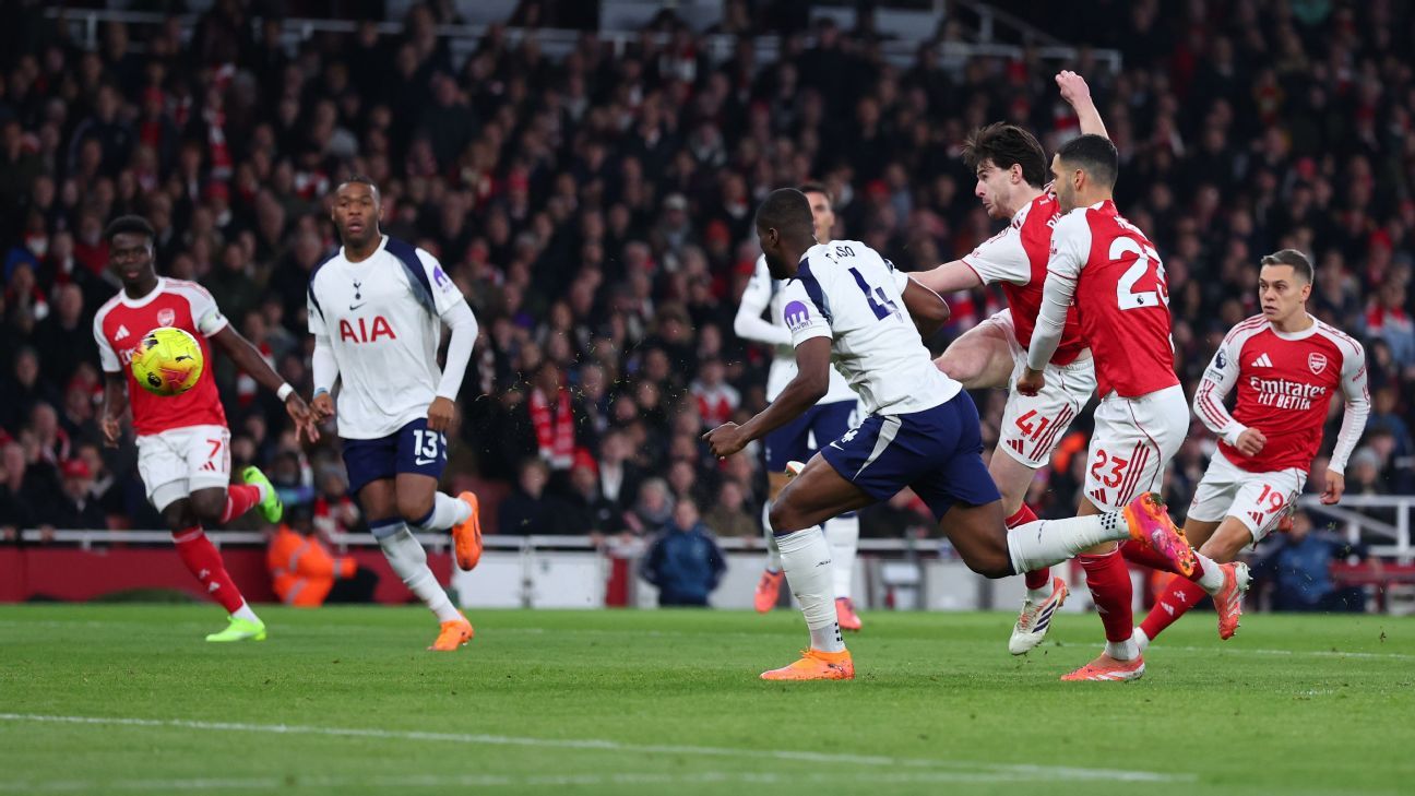 Arsenal vs Tottenham Hotspur LIVE UPDATES! Arsenal dominate early on in North London Derby