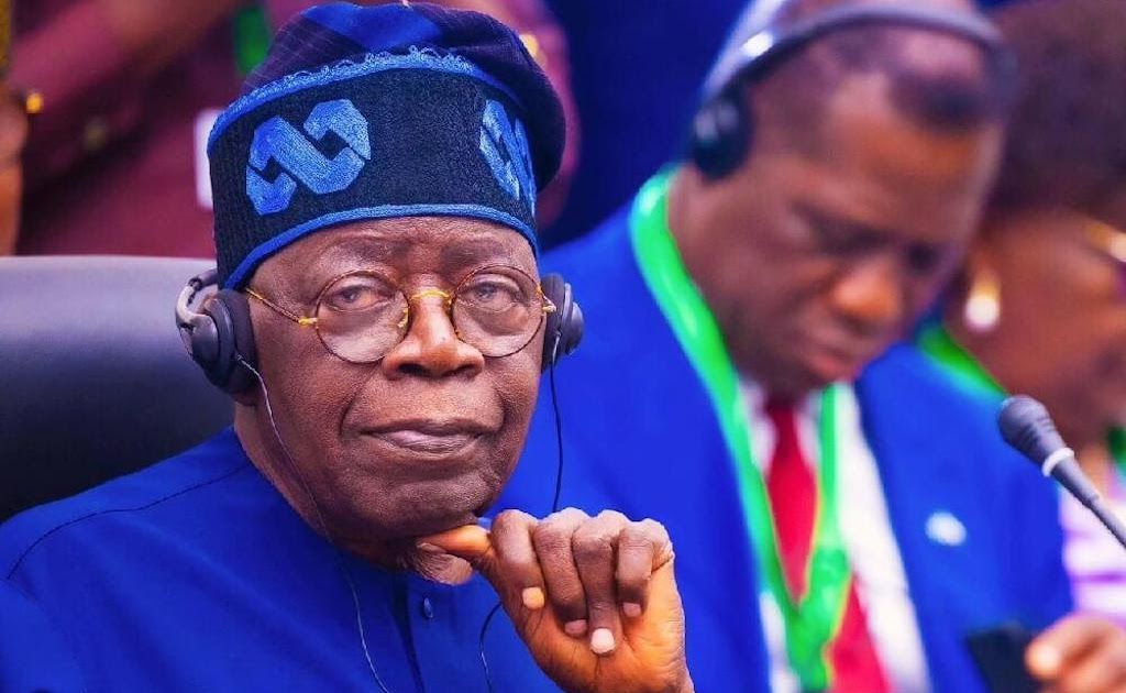 Tinubu in closed-door meeting with service chiefs