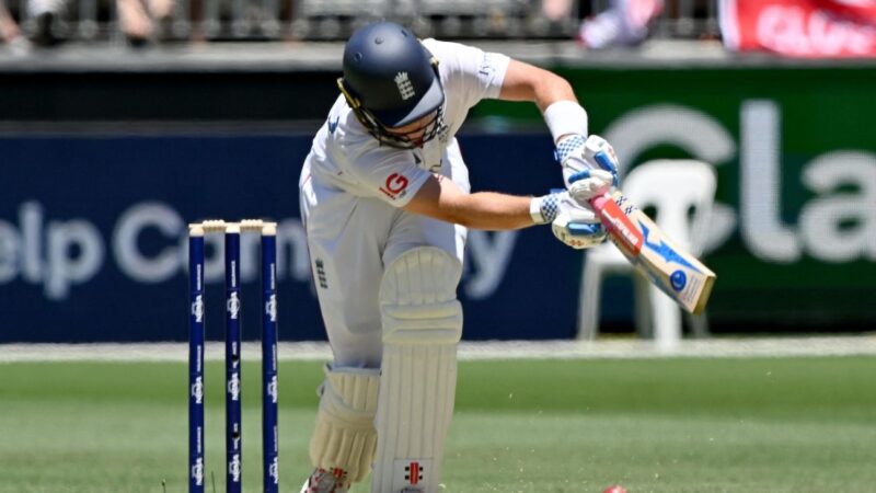 England need to shut out the noise and look in the mirror