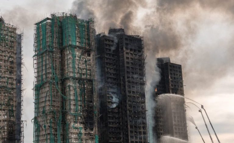 Hong Kong fire leaves 55 d£ad, over 250 missing