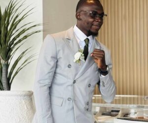 “Old woman running slowly in video is my grandma” – Doctor cries out