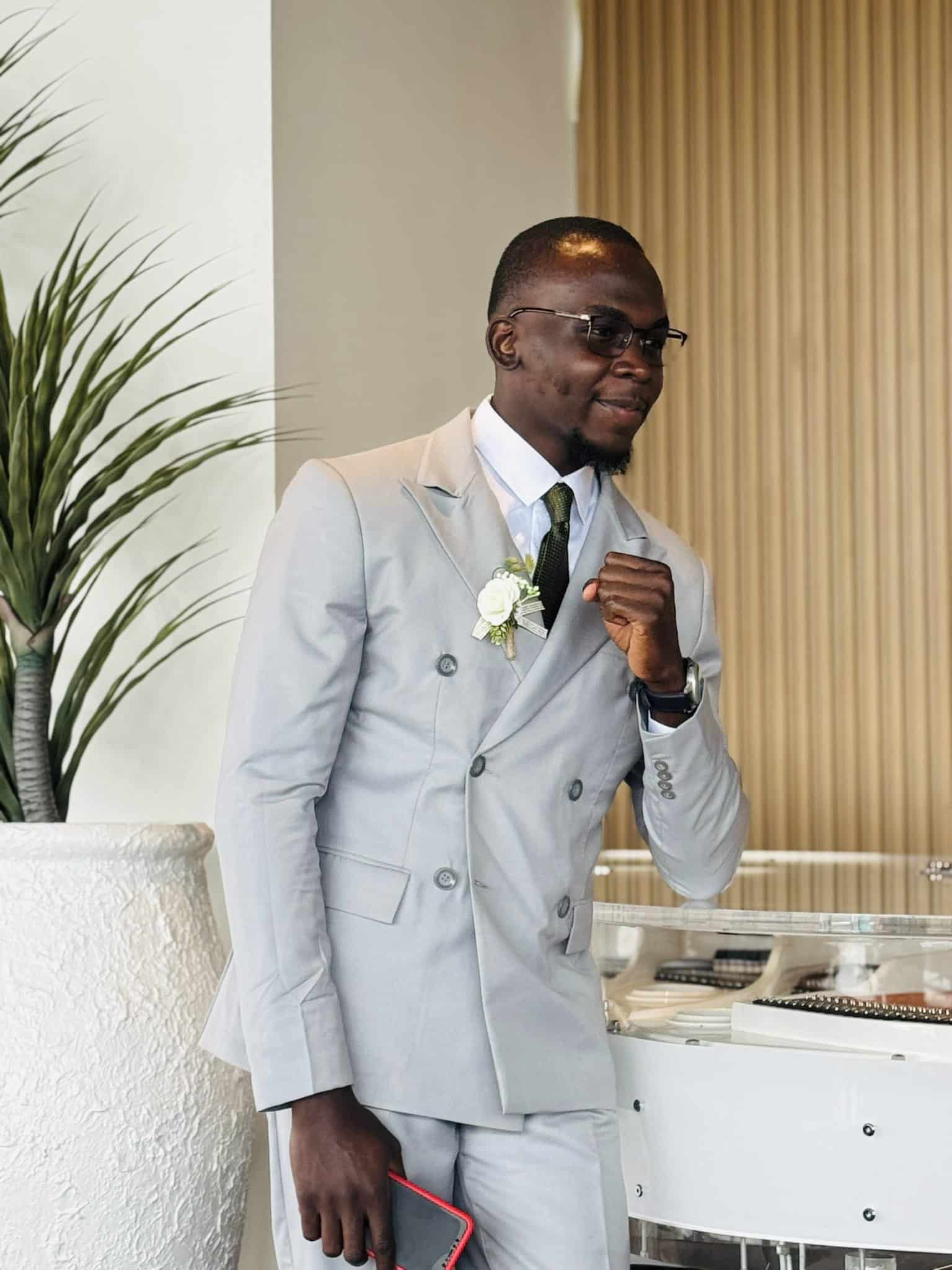 “Old woman running slowly in video is my grandma” – Doctor cries out