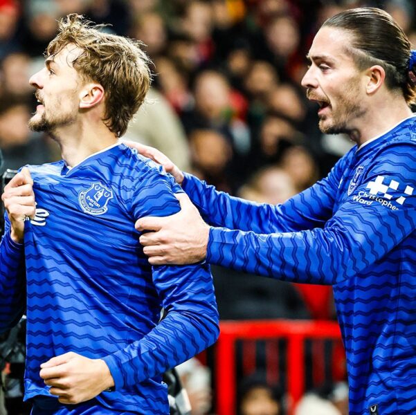10-Man Everton Stun Man United At Old Trafford