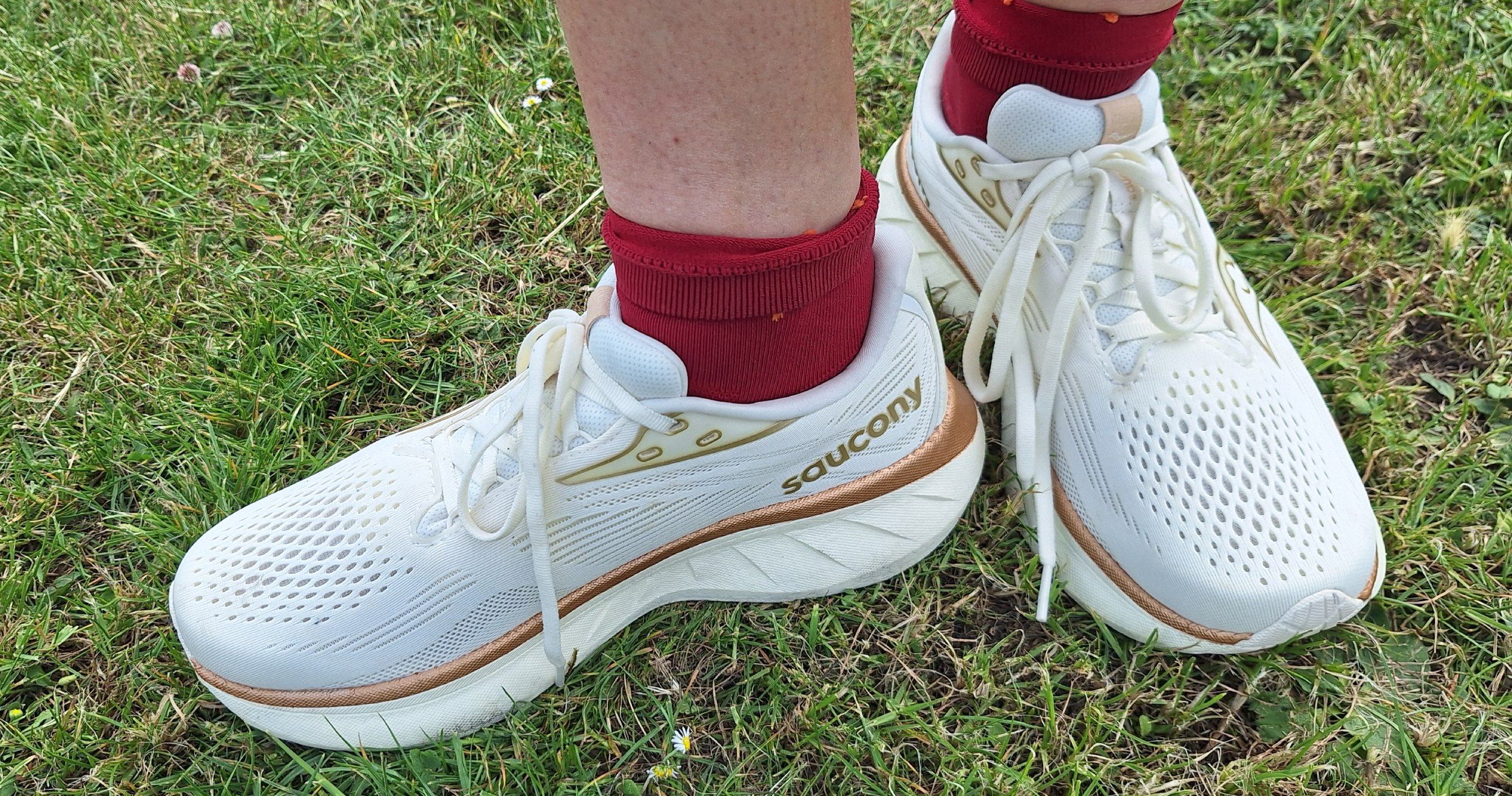 The Saucony Ride 18 is the best running shoe for most people, and it just received its first Black Friday discount