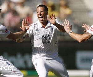 Ashes 2025: Michael Vaughan hails England’s pace attack after day one in Perth