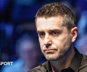 Champion of Champions: Mark Selby edges past Mark Williams in decider to reach semi-finals