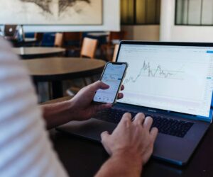 Why Smart Traders Protect Forex Positions Without Relying on Cash Settlements