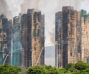Hong Kong fire de@th toll rises to 75 as towers burnÂ forÂ 2ndÂ day