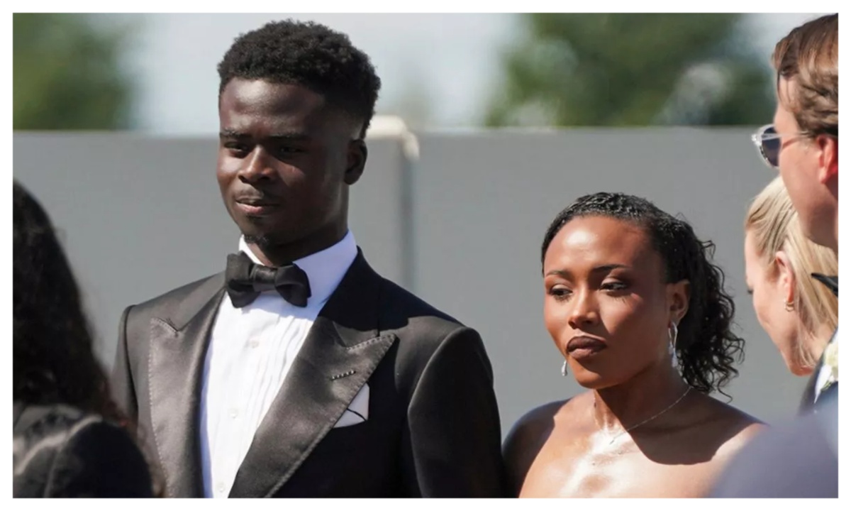 Bukayo Saka proposes to longtime girlfriend Tolami Benson in London