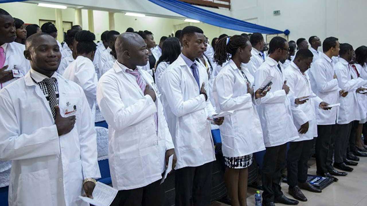 FG holds ‘conciliatory talks’ with resident doctors as strike enters day 10