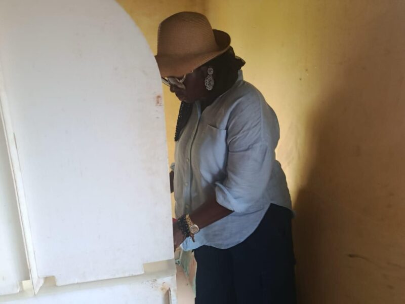 #AnambraDecides2025: Moghalu, Ekwunife Vote, Allege Vote Buying