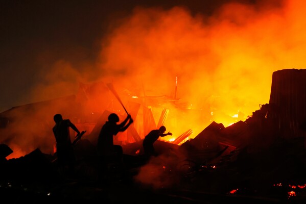 Devastating Fire In Bangladesh Slum Forces Thousands From Homes – Arise News