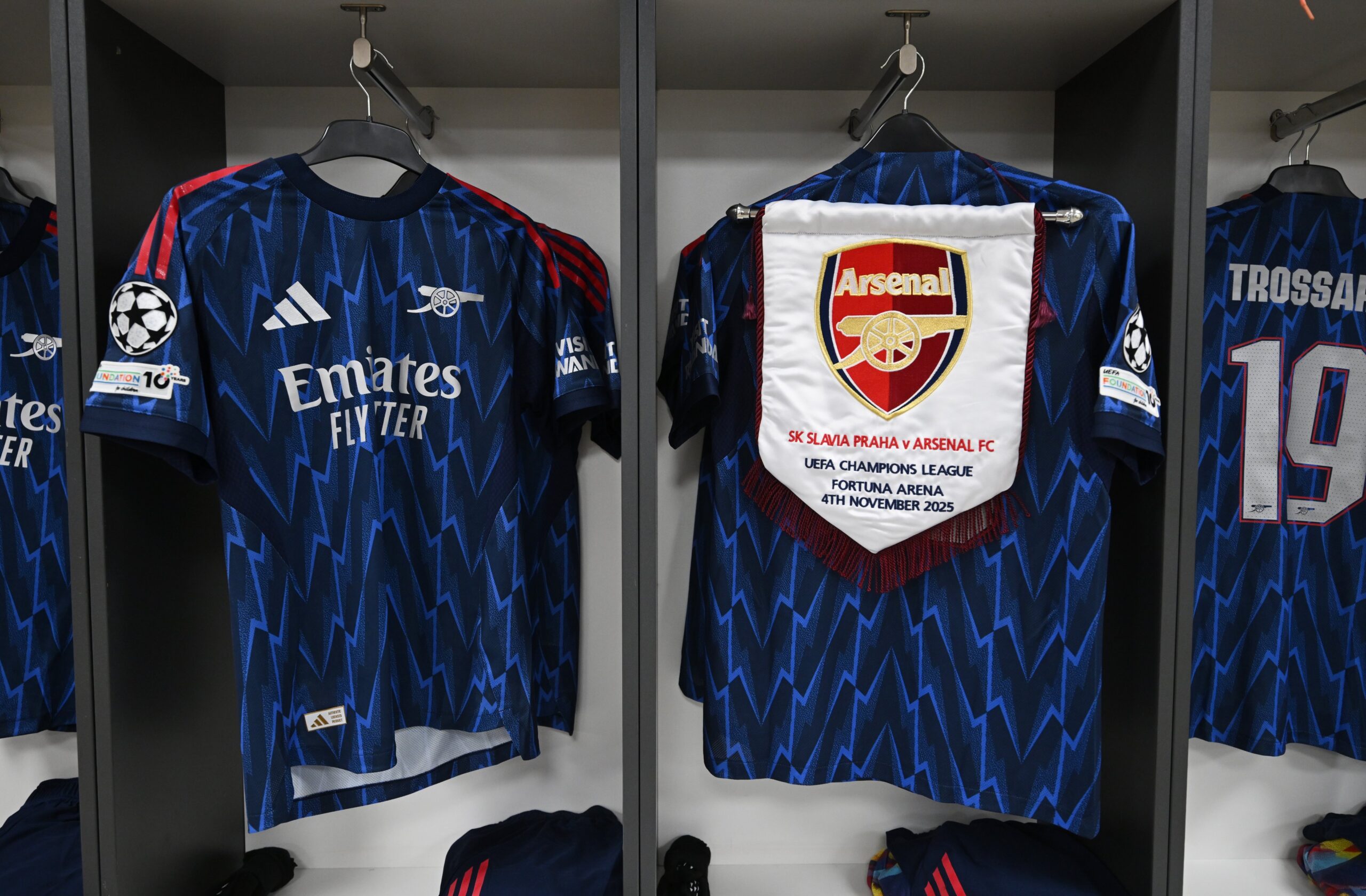 Arsenal, Liverpool soar while PSG stumble