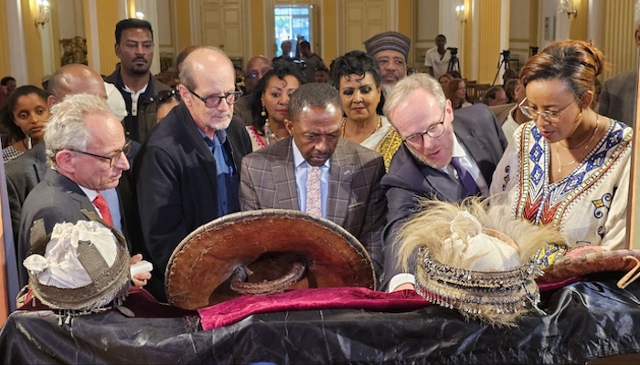 German Family Returns 12 Historical Artefacts To Ethiopia After A Century – Arise News